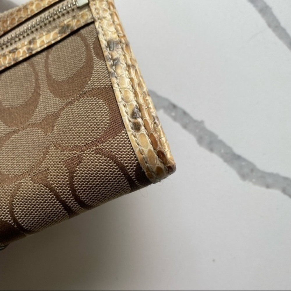 Coach Legacy Signature Zippy Wallet Wristlet - Picture 8 of 12